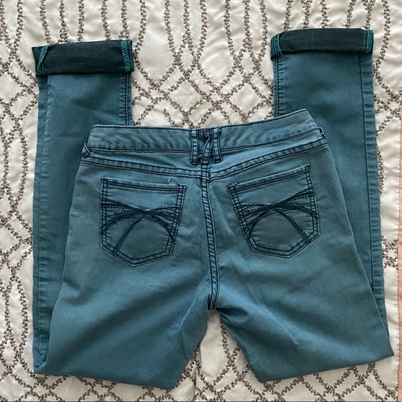 Stone Washed Skinny Jeans - Picture 5 of 6